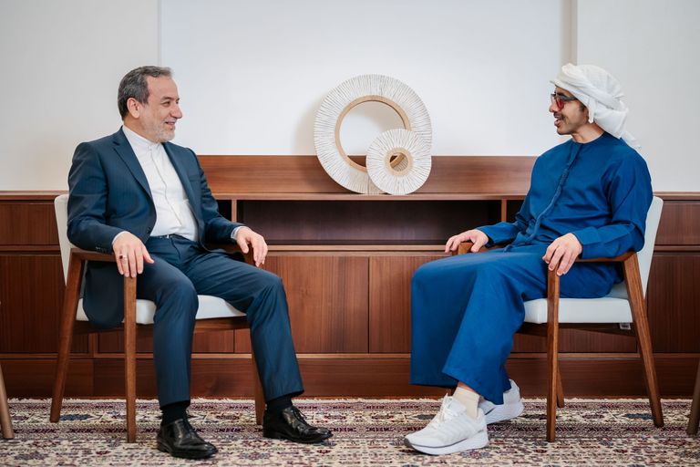 الشيخ عبدالله بن زايد آل نهيان مع وزير الخارجية الإيراني
