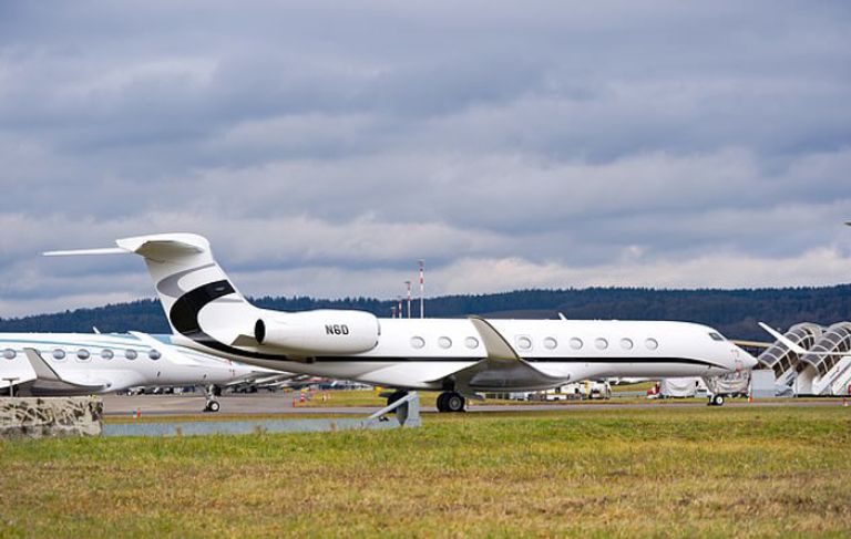 طائرات المشاهير بين الفخامة والتصميم الشخصي طائرات المشاهير بين الفخامة والتصميم الشخصي