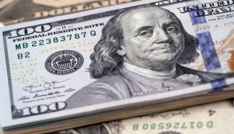 عملات ورقية فئة 100 دولار أمريكي