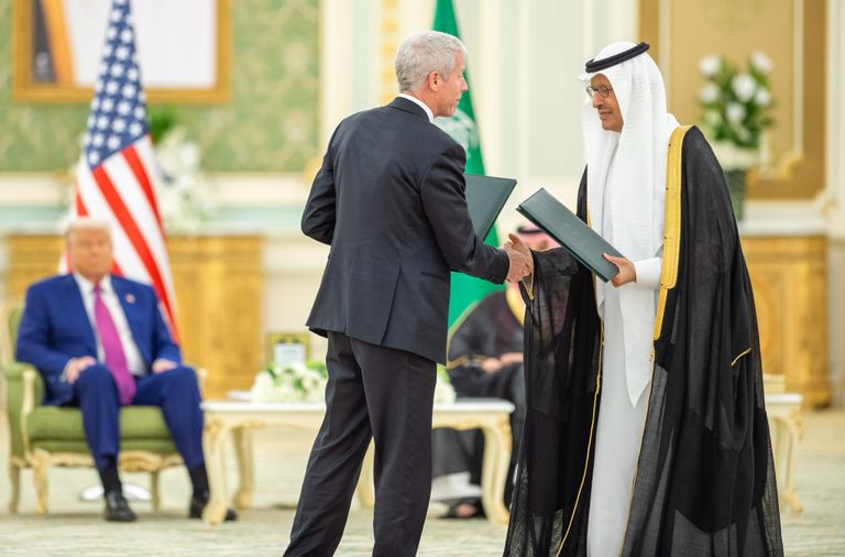 جانب من توقيع الشراكة الاقتصادية