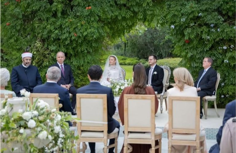 إطلالة الأميرة رجوة في عقد قران الأميرة عائشة إطلالة الأميرة رجوة في عقد قران الأميرة عائشة