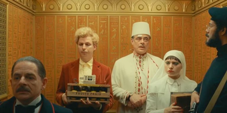 لجنة تحكيم كان السينمائى 2025 على السجادة الحمراء