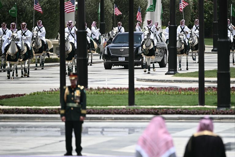 ولي العهد السعودي والرئيس الأمريكي وإيلون ماسك