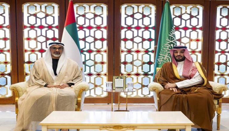 ولي عهد أبوظبي يلتقي ولي العهد السعودي