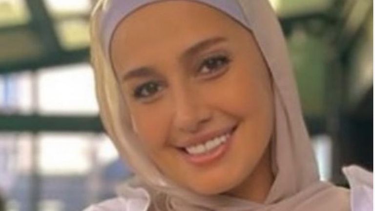 الفنانة حلا شيحة 