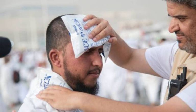 أدوية ومستلزمات طبية في حقيبة الحاج أدوية ومستلزمات طبية في حقيبة الحاج