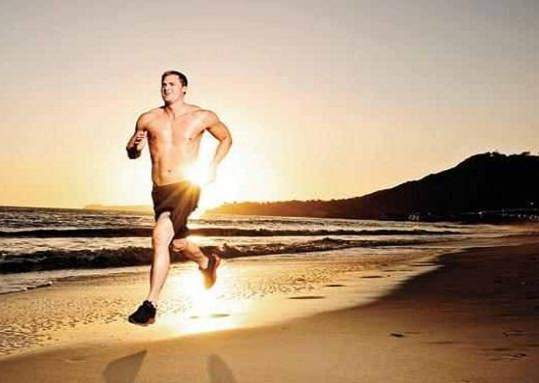 ممارسة الجري على الرمال بانتظام يؤدي إلى تغييرات إيجابية في كيمياء الدماغ