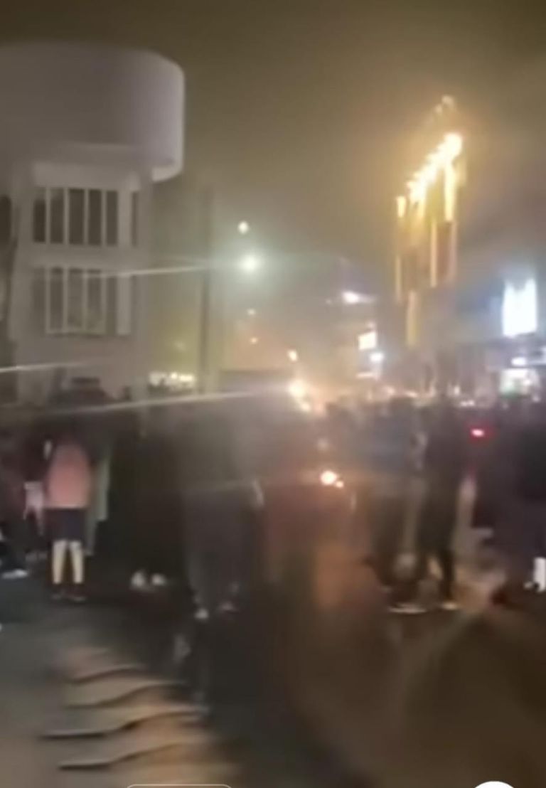 جانب من المظاهرات التي بدأت صباحا ومستمرة حتى الآن 