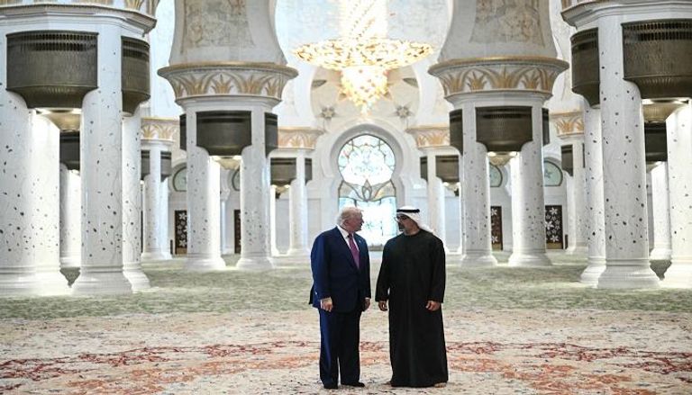 ولي عهد أبوظبي والرئيس ترامب في جامع الشيخ زايد