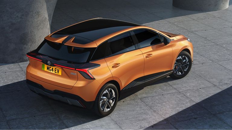 مواصفات سيارة MG4 موديل 2025 سيارة MG4 موديل 2025