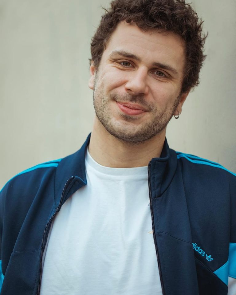 الممثل الفرنسي ثيو نافارو موسي