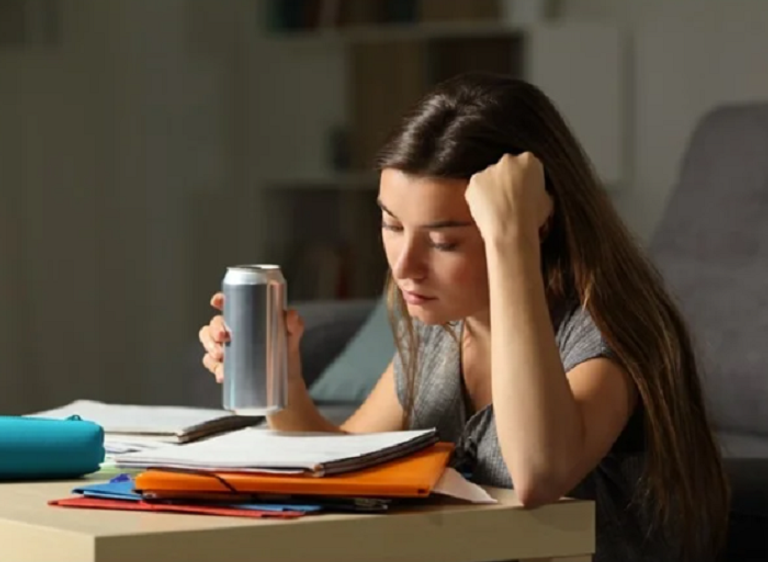 مكون رئيسي في مشروبات الطاقة الشهيرة يزيد خطر الإصابة بسرطانات الدم