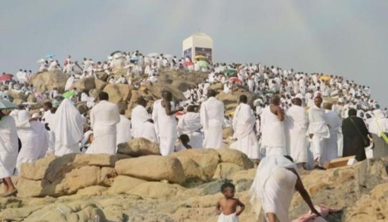 حجاج على صعيد عرفات