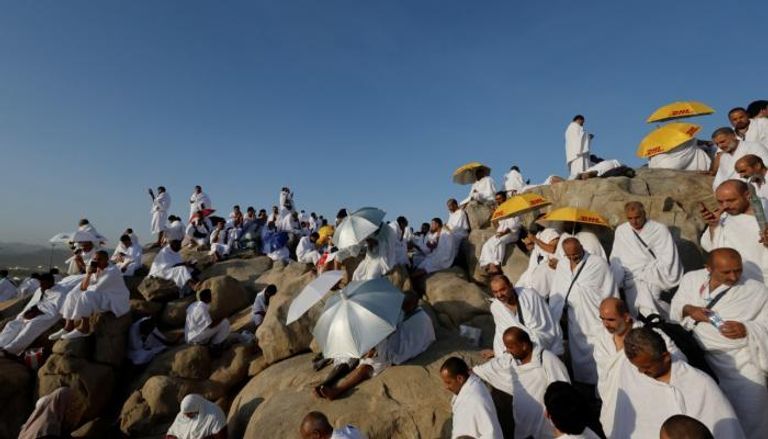 حجاج على صعيد عرفات