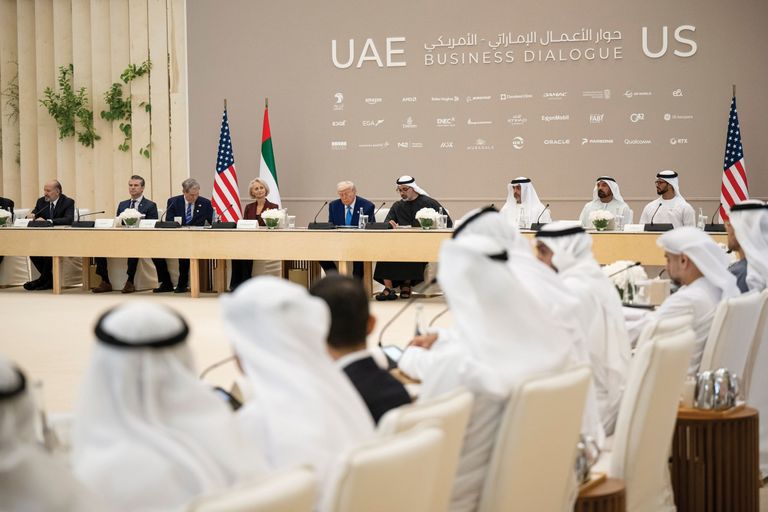 الشيخ خالد بن محمد بن زايد آل نهيان والرئيس دونالد ترامب - وام