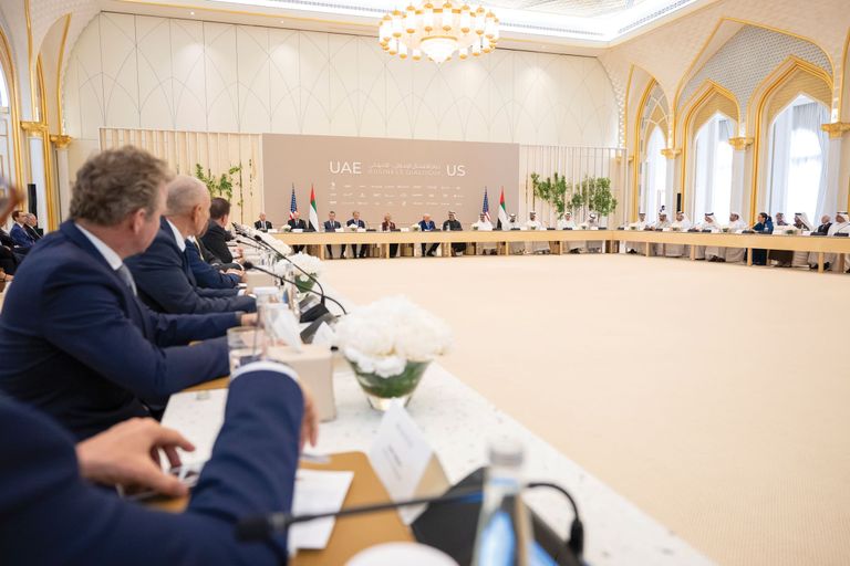 الشيخ خالد بن محمد بن زايد آل نهيان والرئيس دونالد ترامب - وام