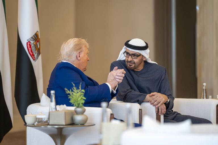 الشيخ محمد بن زايد آل نهيان والرئيس الأمريكي