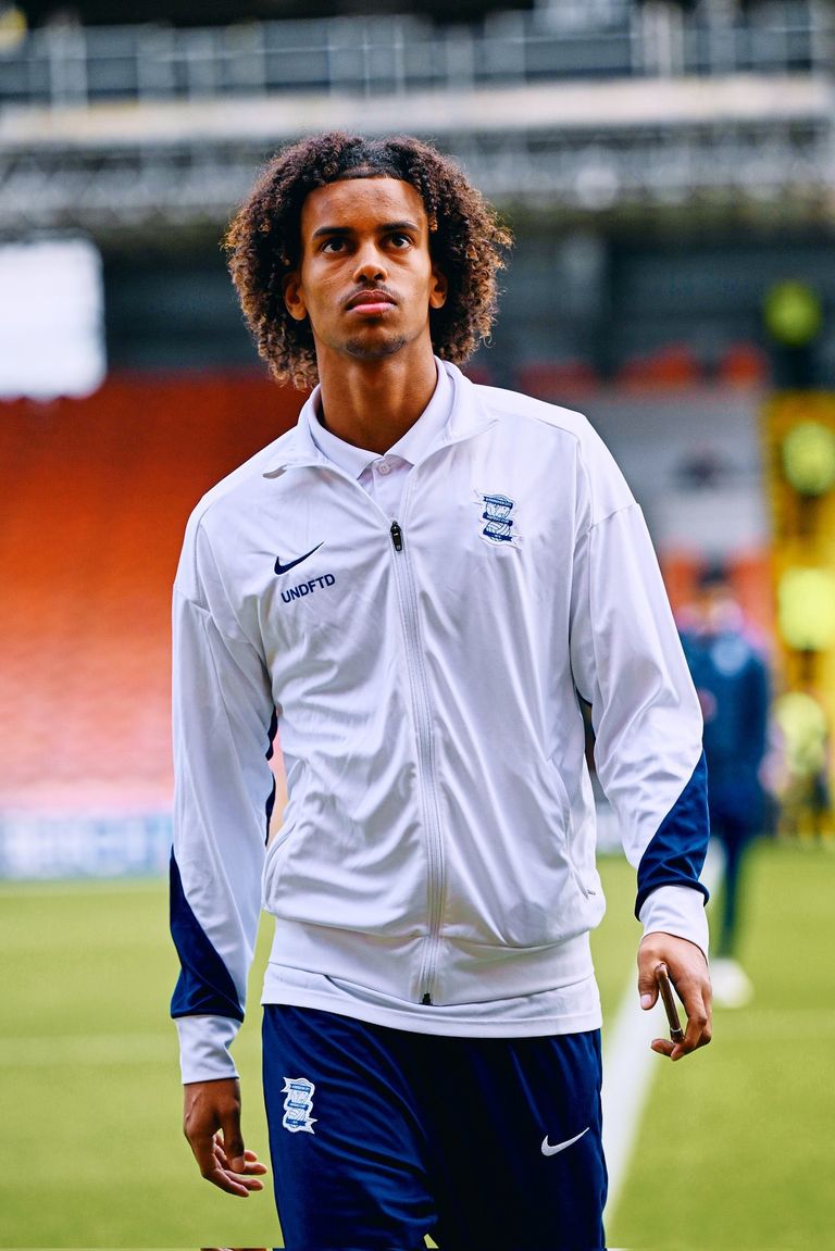 الموهبة الجزائرية زياد بتقة