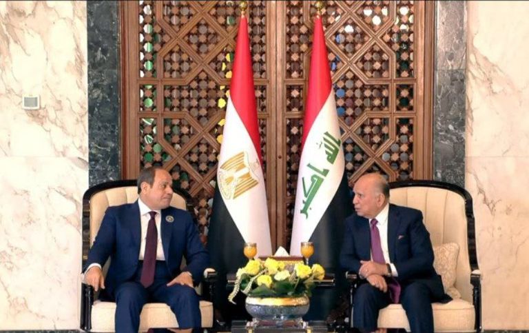 جلسة سابقة بقاعة القمة العربية 