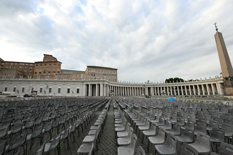 البابا ليو الرابع عشر