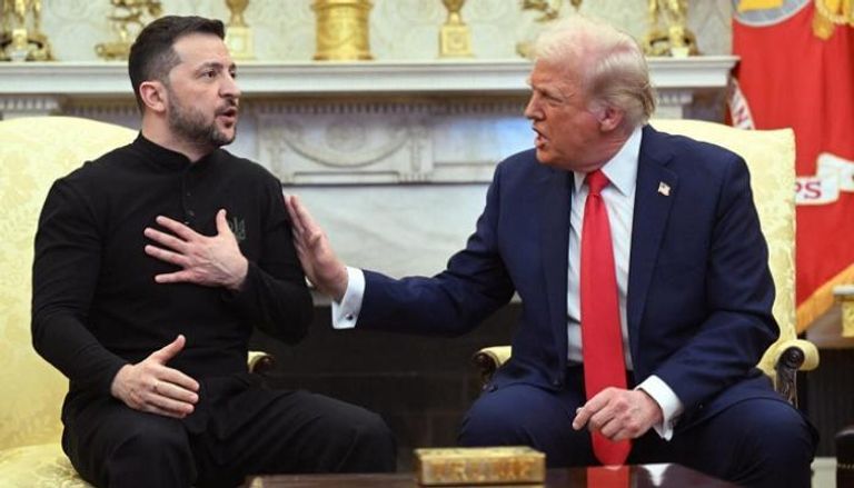 الرئيس الأوكراني ونائب الرئيس الأمريكي في ساحة القديس بطرس