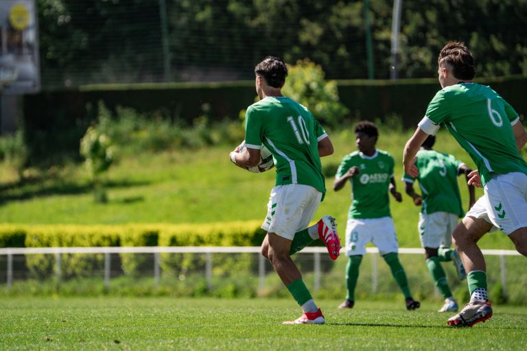 الموهبة الجزائرية ريان آيت عامر