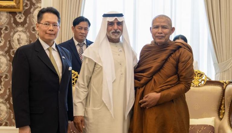 الشيخ نهيان بن مبارك آل نهيان وفرافاواناثمابينان سيسو