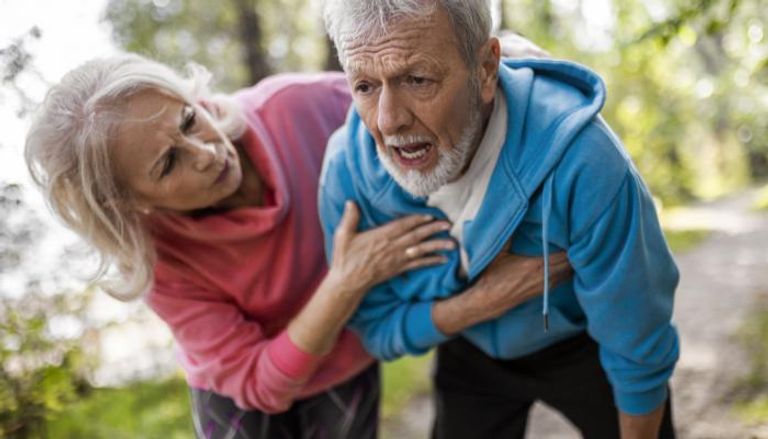 استبدال 30 دقيقة من الجلوس بالمشي يمكن أن يقلل خطر الوفاة لدى مرضى القلب