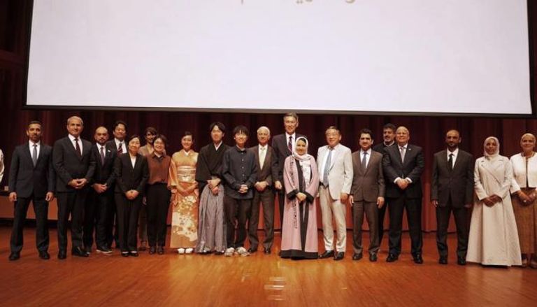 افتتاح مركز الشيخة فاطمة لتعليم اللغة العربية في جامعة كيئو اليابانية