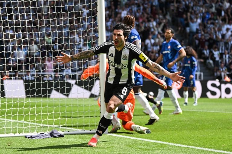 نيوكاسل وتشيلسي مانشستر سيتي