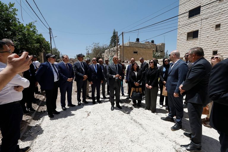 الجيش الإسرائيلي يُطلق النار صوب وفد دبلوماسي في جنين 