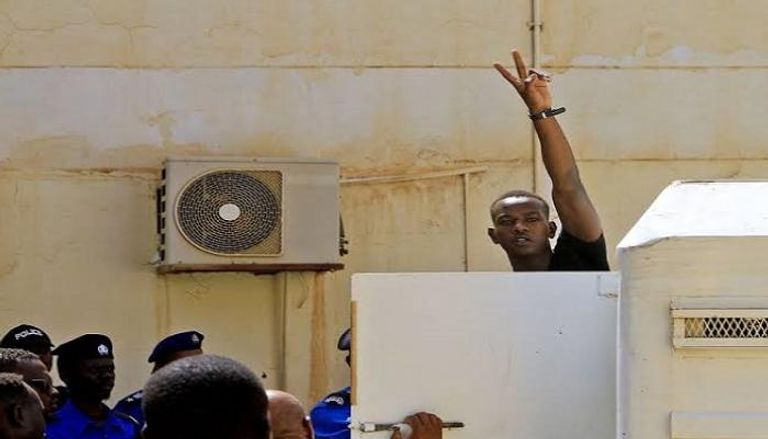 الناشط السوداني توباك