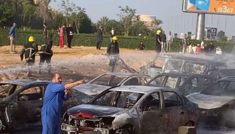 السيارات المحترقة في حادث الواحات السيارات المحترقة في حادث الواحات