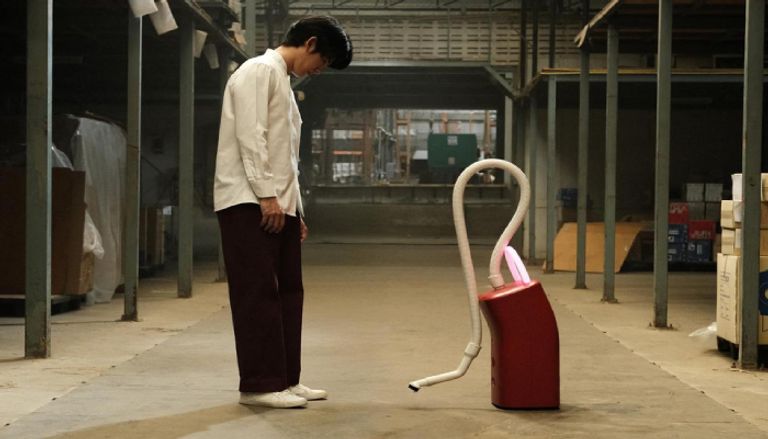 شبح مفيد يحصد الجائزة الكبرى في أسبوع النقاد كان 2025 شبح مفيد يحصد الجائزة الكبرى في أسبوع النقاد كان 2025