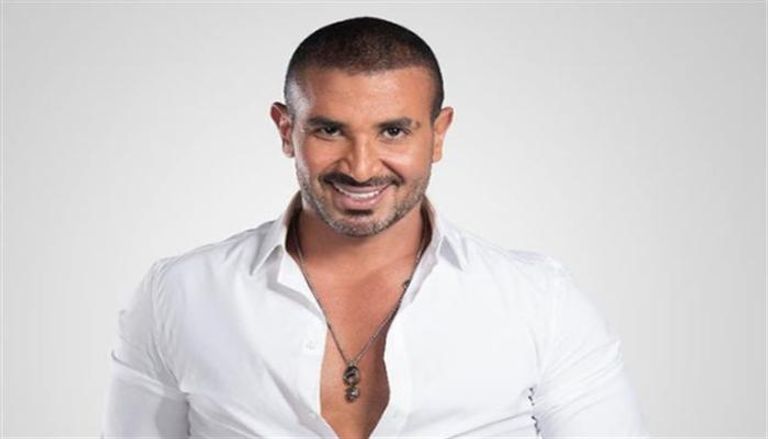 فيديو طريف يجمع أحمد سعد ولعبة لا بوبو