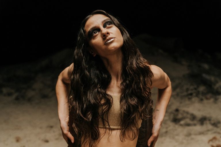 فيلم «امرأة وطفل» للمخرج الإيراني سعيد روستايي