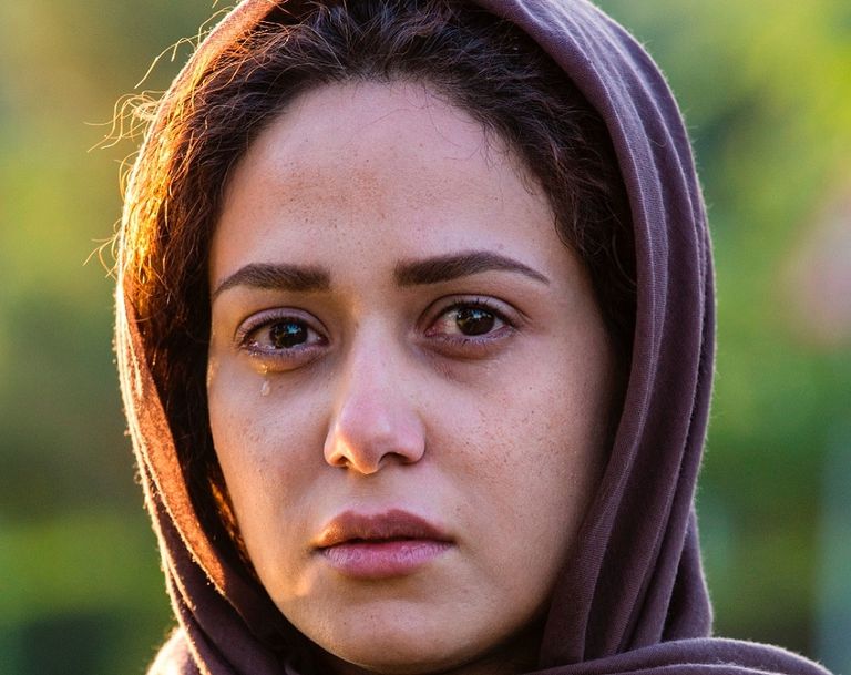 فيلم «امرأة وطفل» للمخرج الإيراني سعيد روستايي