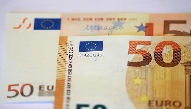 عملات ورقية فئة 50 يورو - رويترز