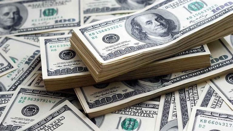 الدولار على واجهة إحدى شركات الصرافة