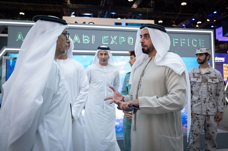 سيف بن زايد يزور 