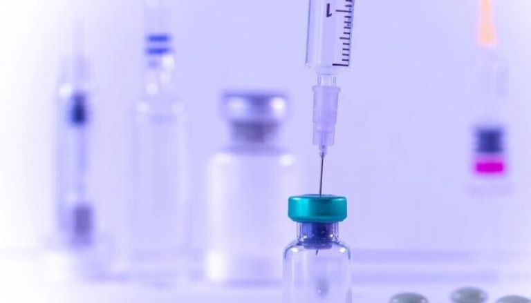 الإخصاء الكيميائي الإلزامي على طاولة بريطانيا