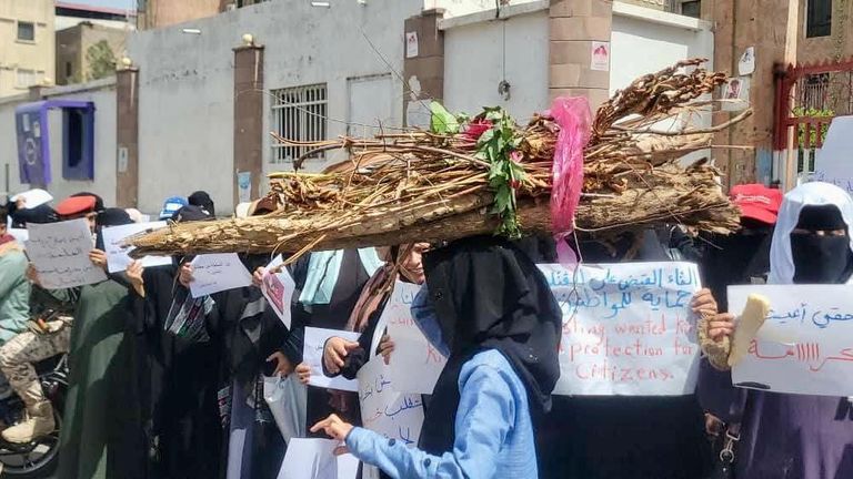 إحدى المتظاهرات في تعز اليمنية