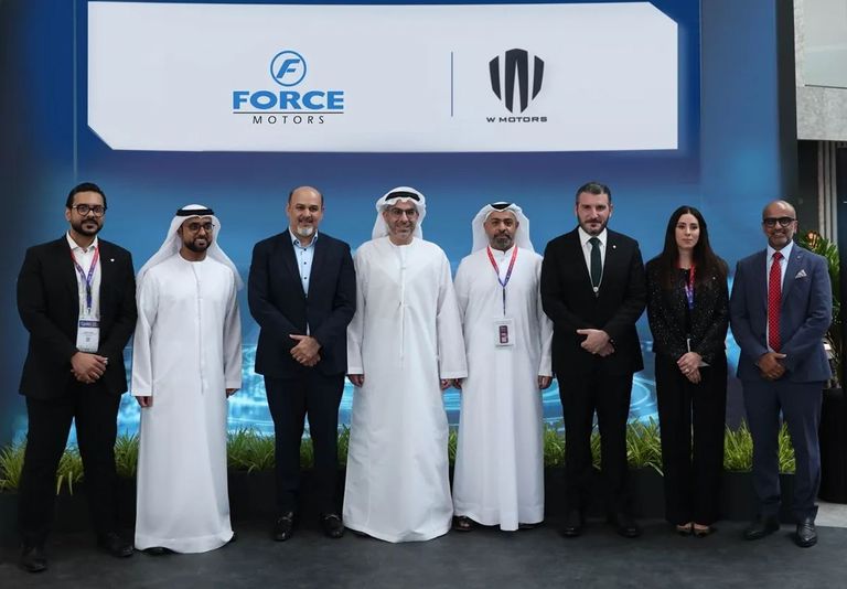 جانب من توقيع اتفاقية الشراكة