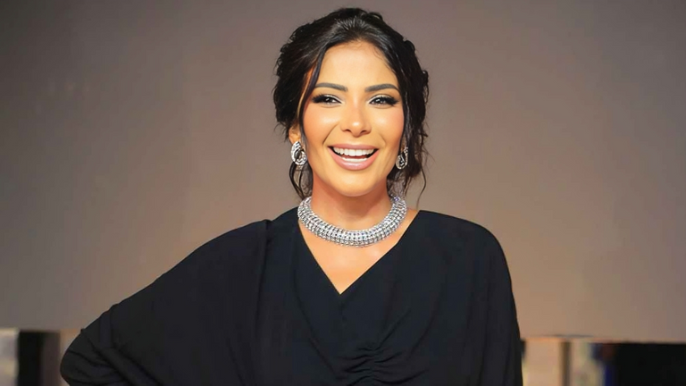 منى زكي منى زكي وابنتها لي لي