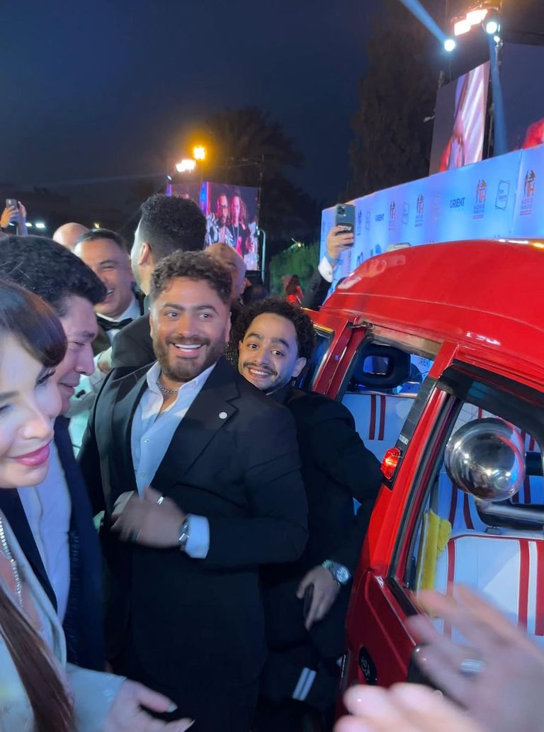 أبطال فيلم ريستارت تامر حسني وباسم سمرة ومحمد ثروت