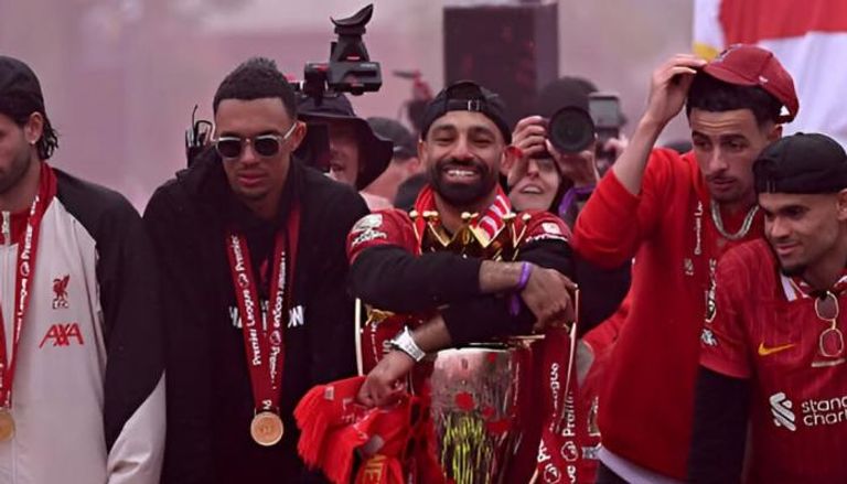 محمد صلاح وألكسندر أرنولد