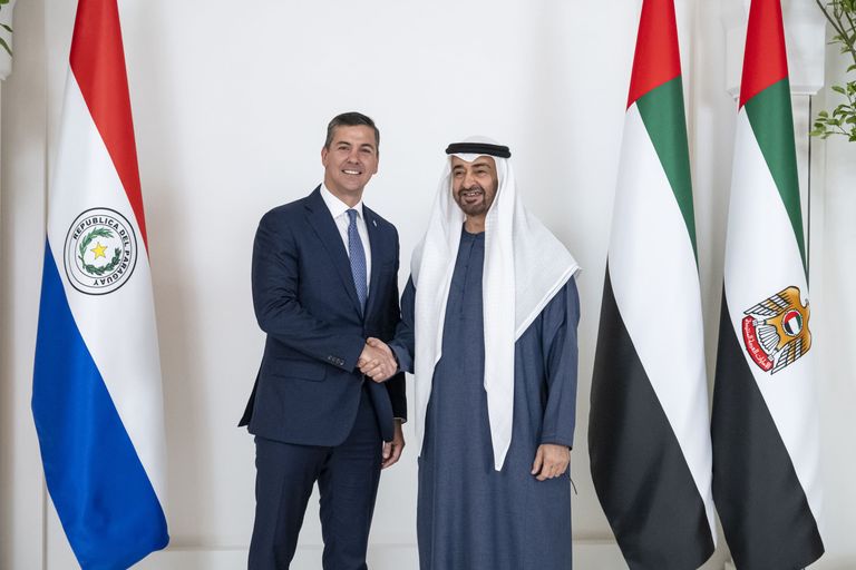 الشيخ محمد بن زايد آل نهيان ورئيس باراغواي