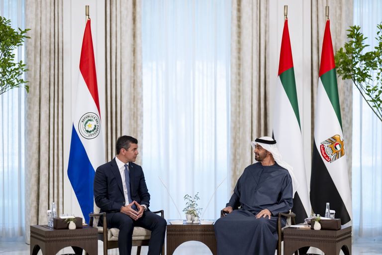 الشيخ محمد بن زايد آل نهيان ورئيس باراغواي
