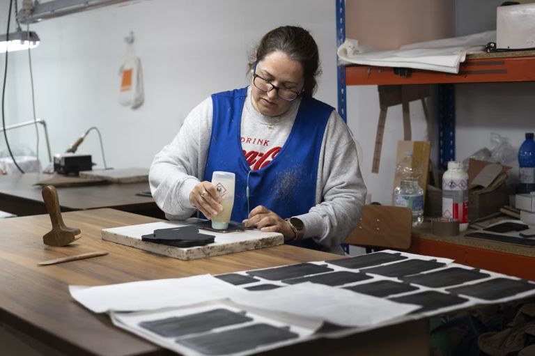 صناعة الجلود في مدينة أوبريق