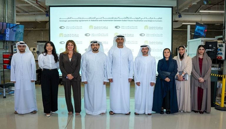 دبي توظف الروبوتات في تعزيز تجربة المتسوقين